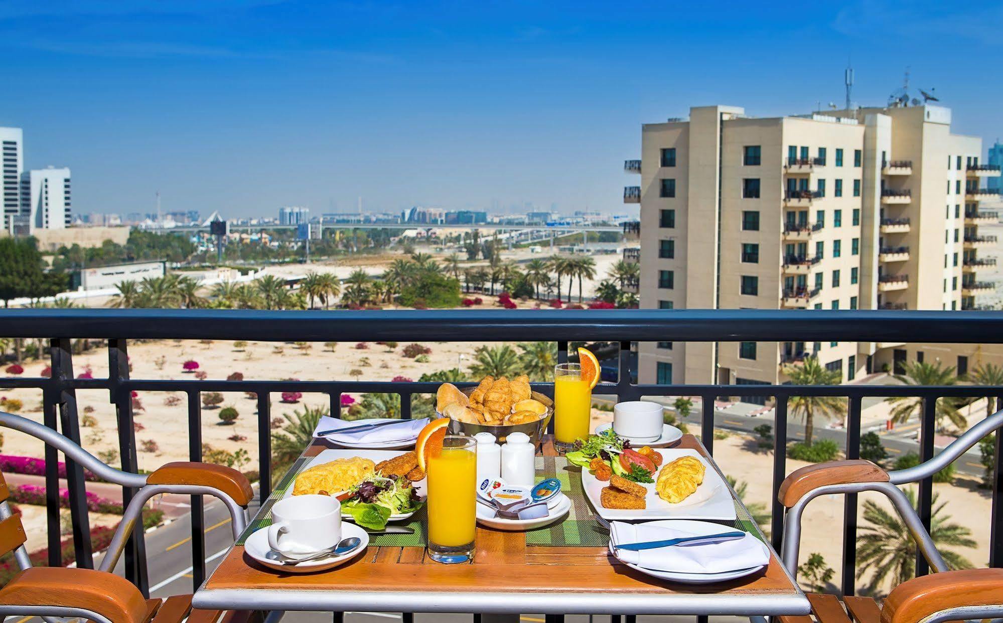 Arabian Park Dubai, An Edge By Rotana Hotel Esterno foto